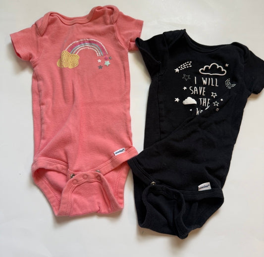 #116 Gerber onesie bundle (2) girls 6 months