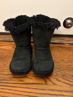 #36 Girls Ugg Boots Size 9