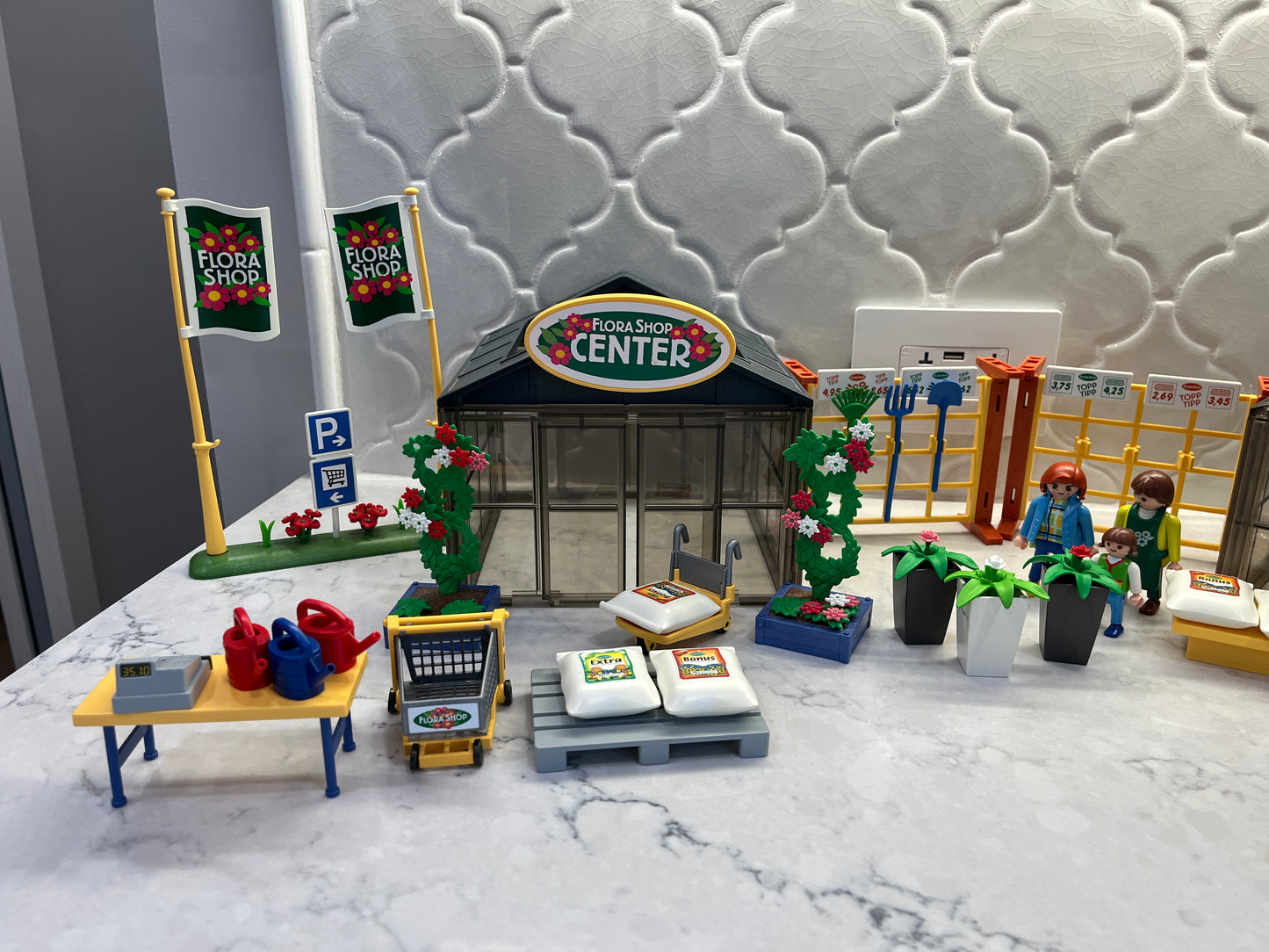 3b Playmobil green house and garden store