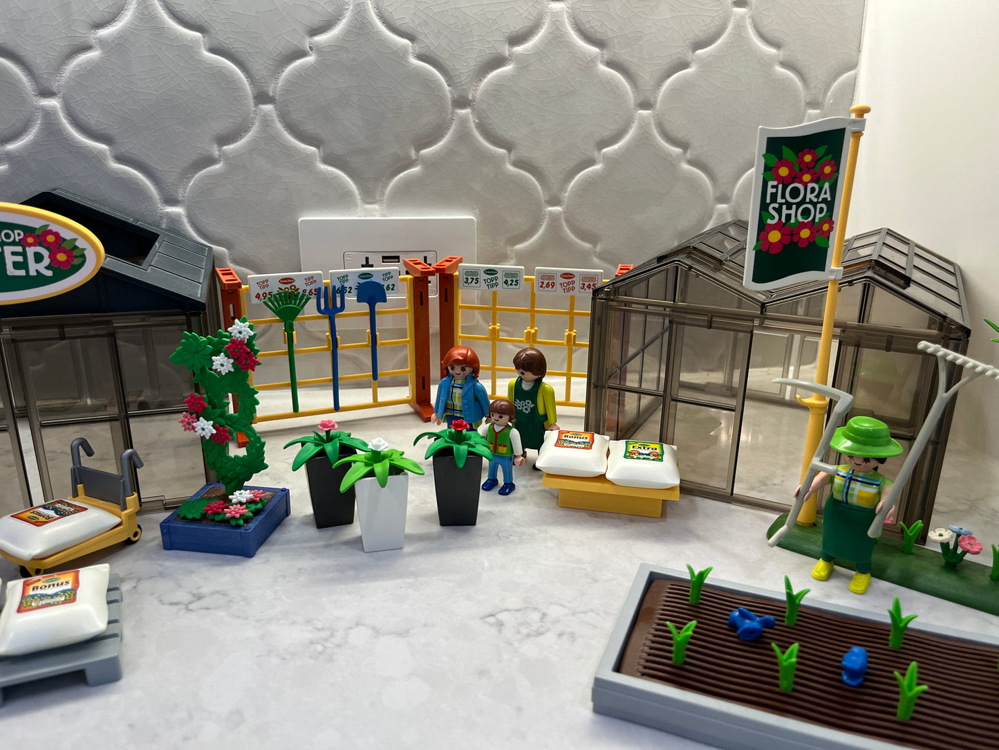 3b Playmobil green house and garden store