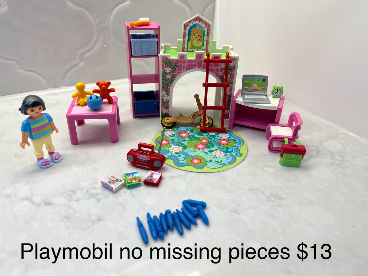 135 playmobil girls playroom, no missing pieces