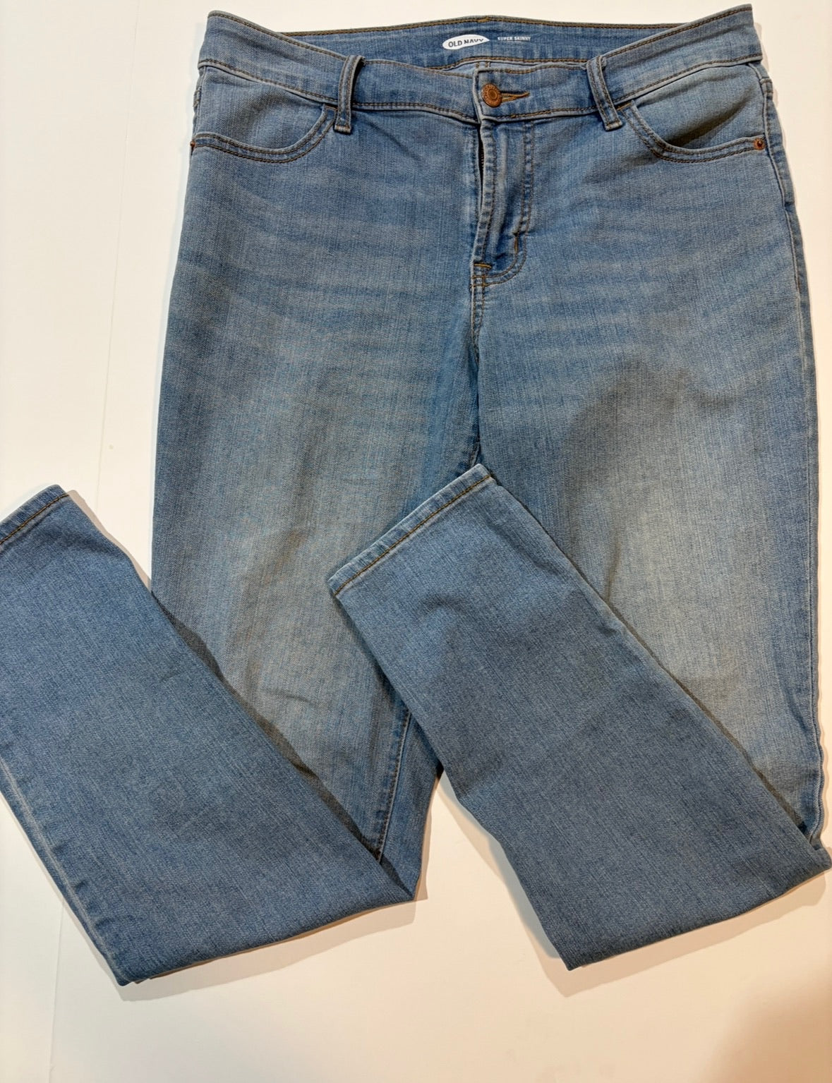 Seller #105 - Women's Size 10 Old Navy Light Wash Skinny Jeans VGUC