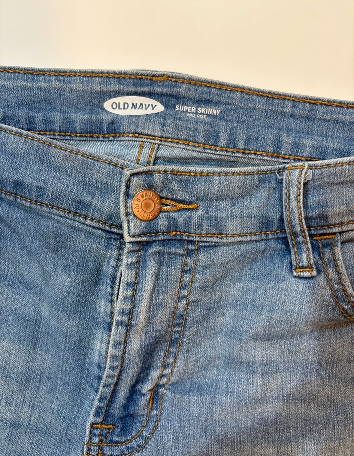 Seller #105 - Women's Size 10 Old Navy Light Wash Skinny Jeans VGUC