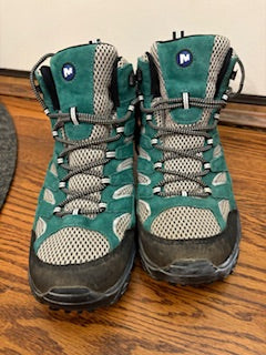 #36 Men’s Merrell Boot 12