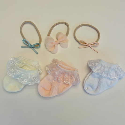 #75 - Girls Accessory Bundle - Bows/Socks