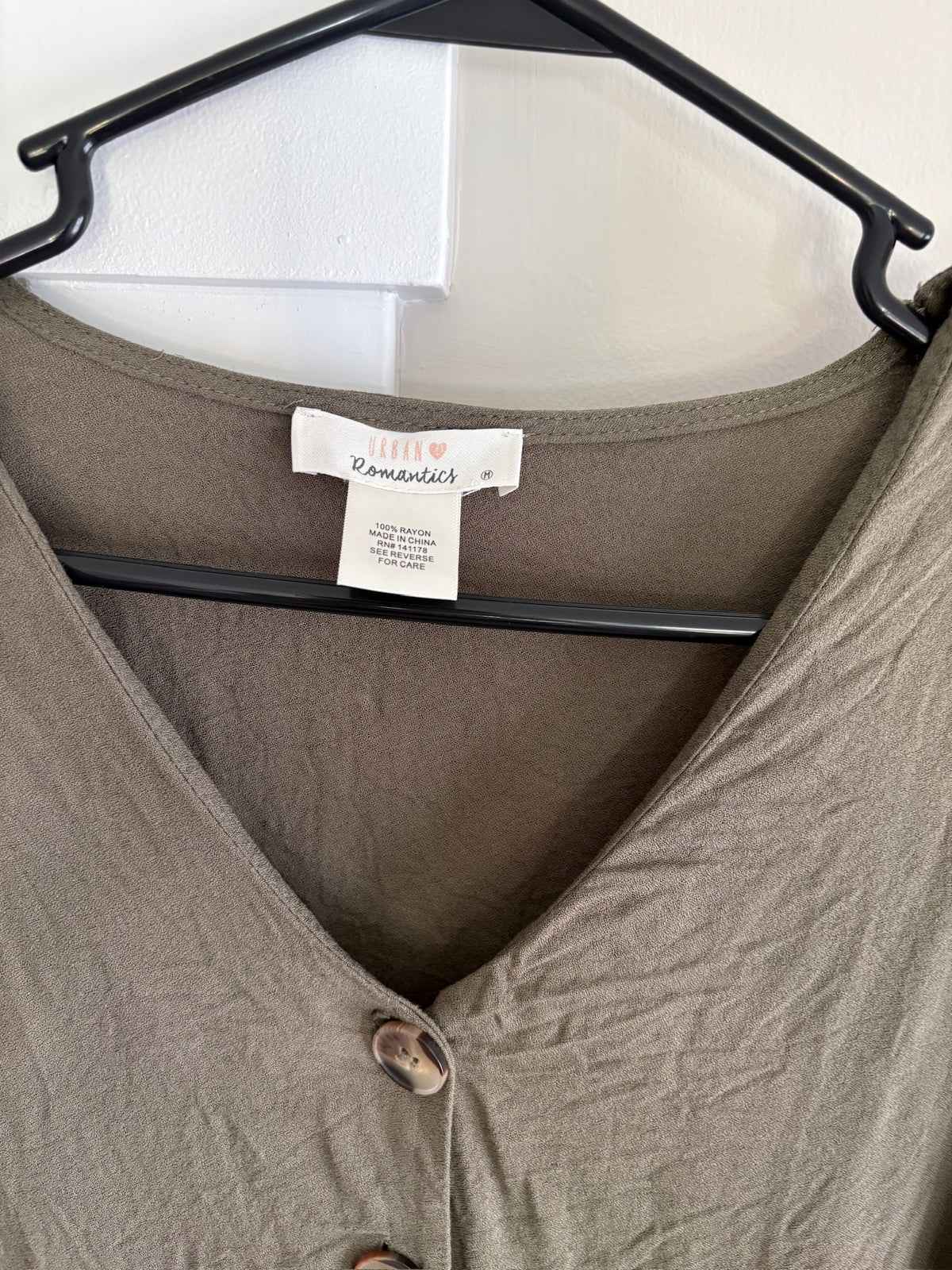 Seller #105 - Women's Medium Urban Romantics Olive Green Top VGUC