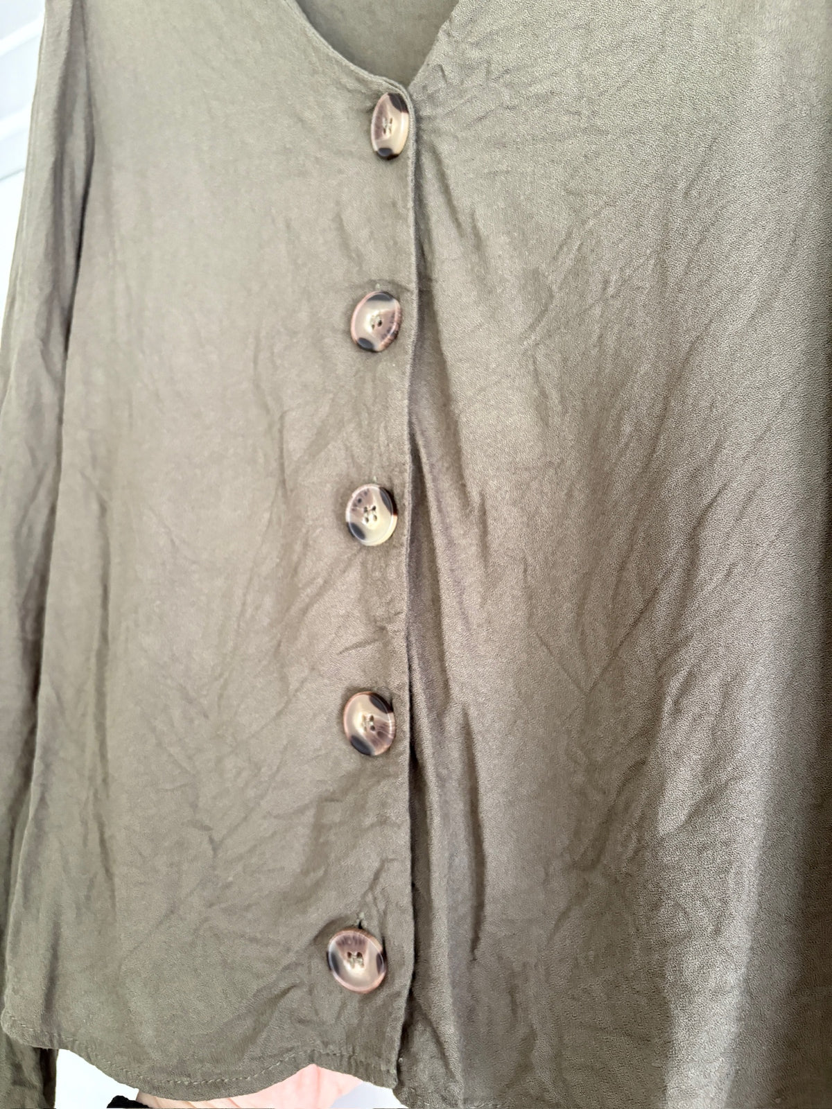 Seller #105 - Women's Medium Urban Romantics Olive Green Top VGUC