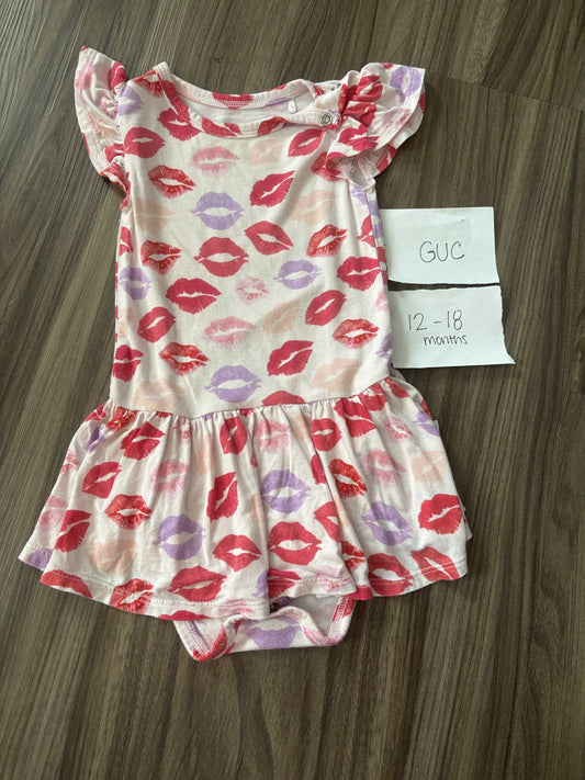 #138 - 12-18 Mo Posh Peanut Lips SS Bodysuit Twirl (Valentines Day)