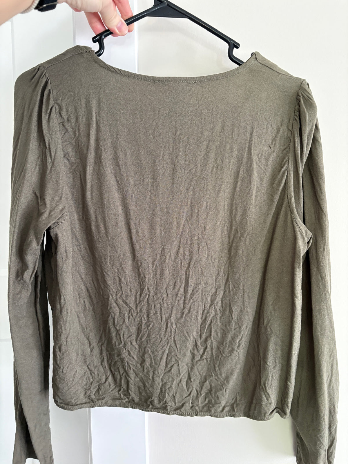 Seller #105 - Women's Medium Urban Romantics Olive Green Top VGUC