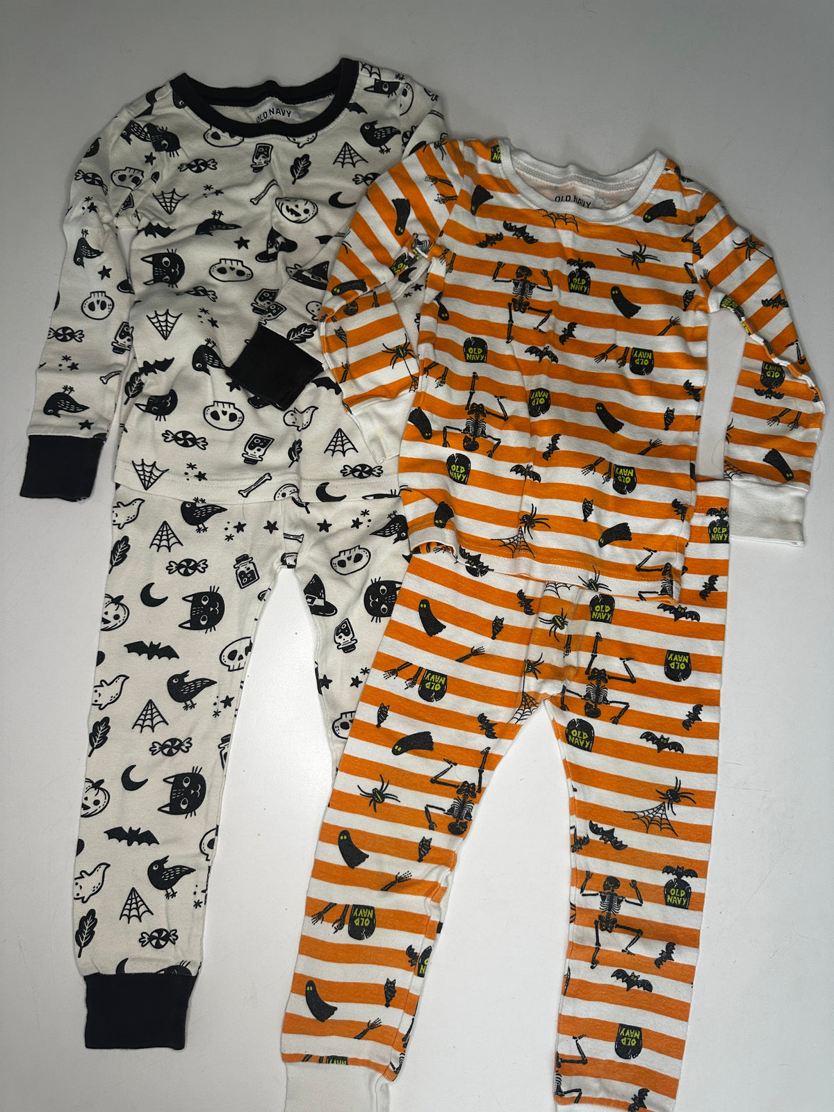 Seller #40 Old Navy Halloween pajamas size 3T (2 of 2)
