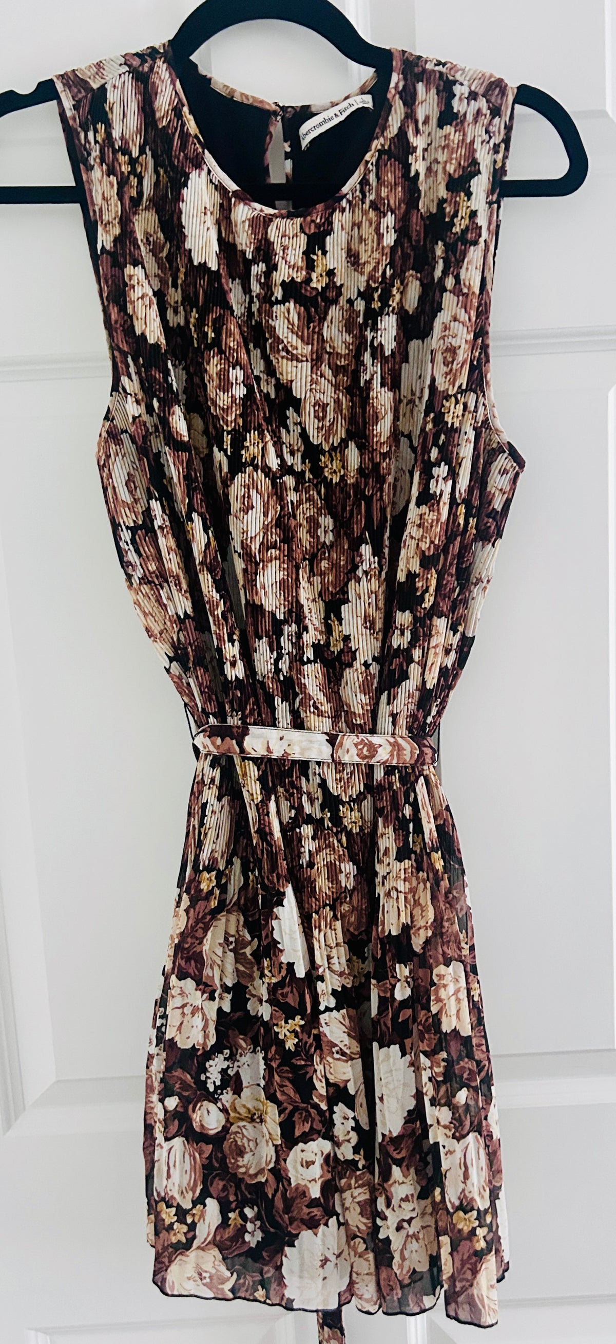 #15 Abercrombie & Fitch Large Neutral Floral Dress