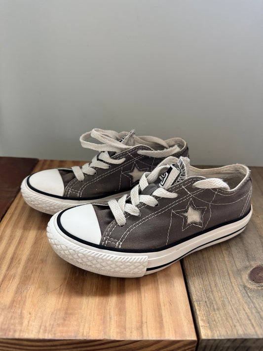 Seller #84 | EUC Toddler Converse Size 12