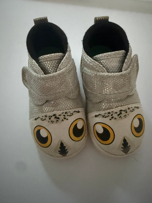REDUCED #116 Ikiki Owl squeaky shoes gender neutral size c5