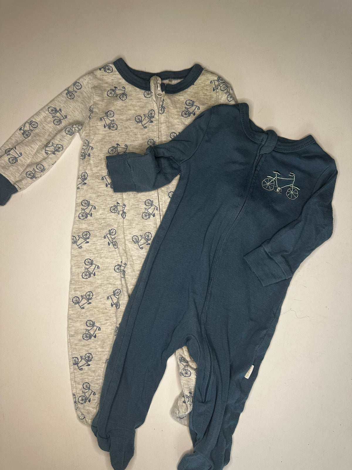 Seller #40 footie sleeper size 3-6 month
