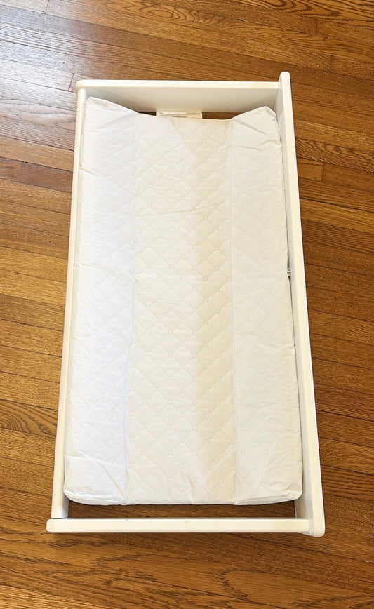 #58 Delta Children’s Changing Top and Pad