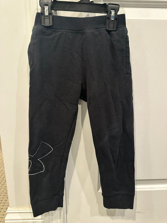 #43 under armour size 4 sweatpants