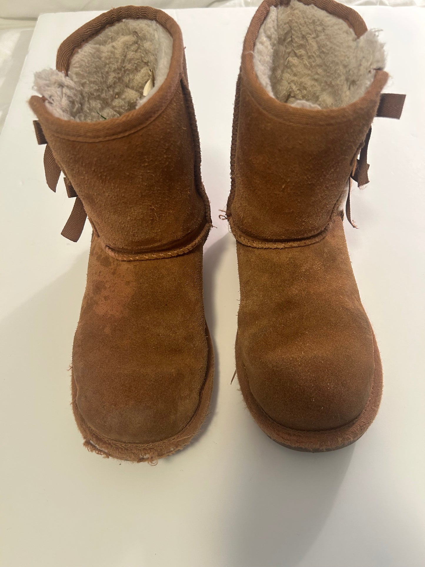 REDUCED Seller #145 Girls UGGS Koolaburra size 1 GUC