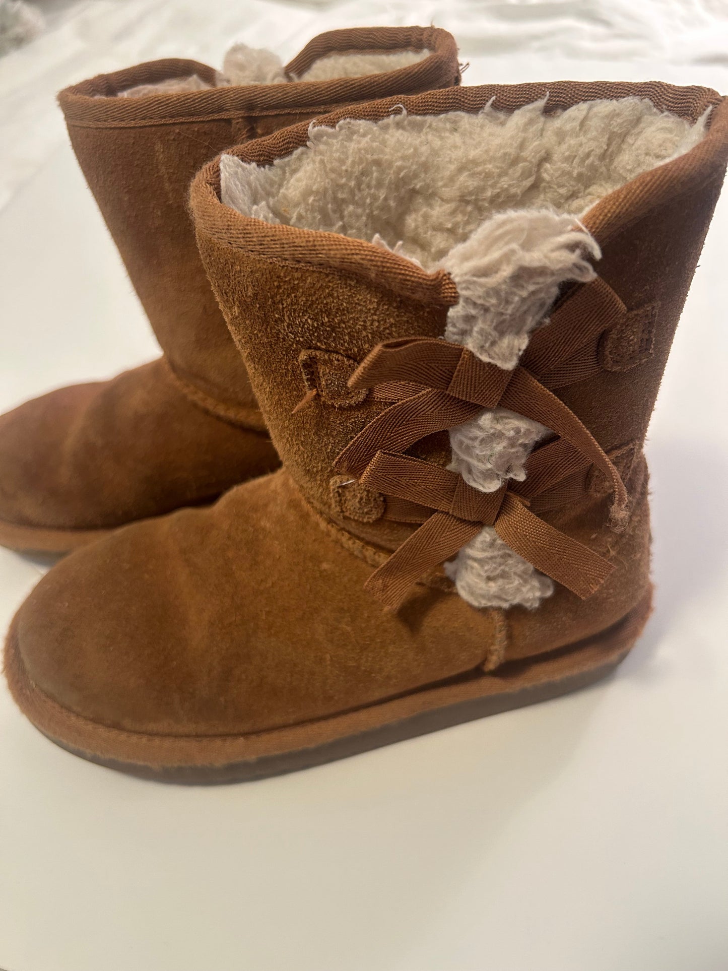 REDUCED Seller #145 Girls UGGS Koolaburra size 1 GUC