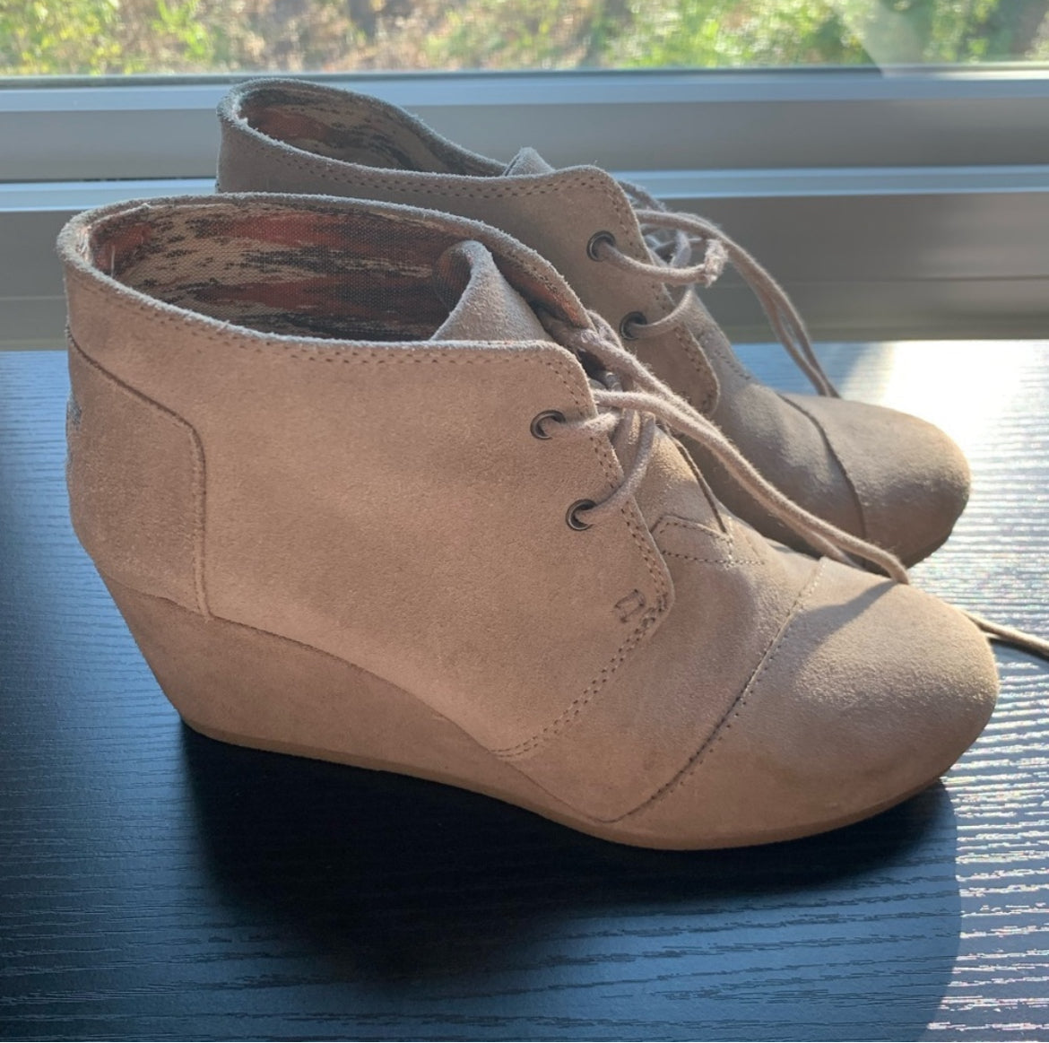 #110 Tom's Women's Size 8 Booties