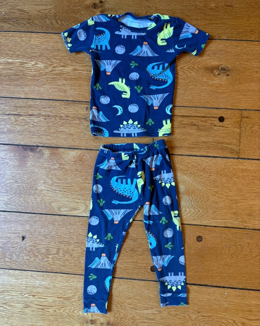 #22 Carter’s 2T dino pajamas boys