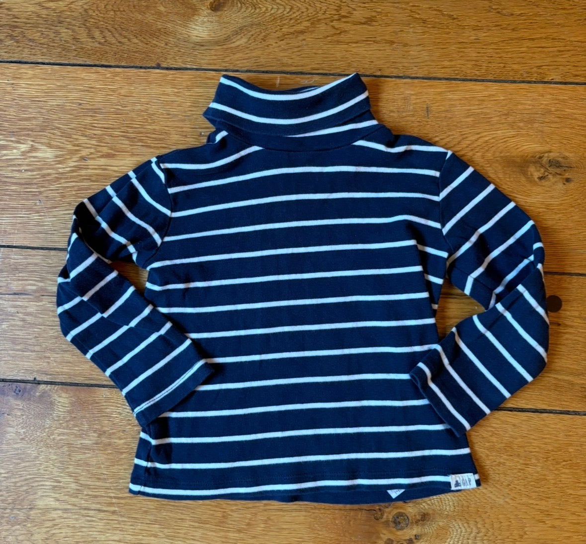 #22 gap boy navy striped turtleneck 3t