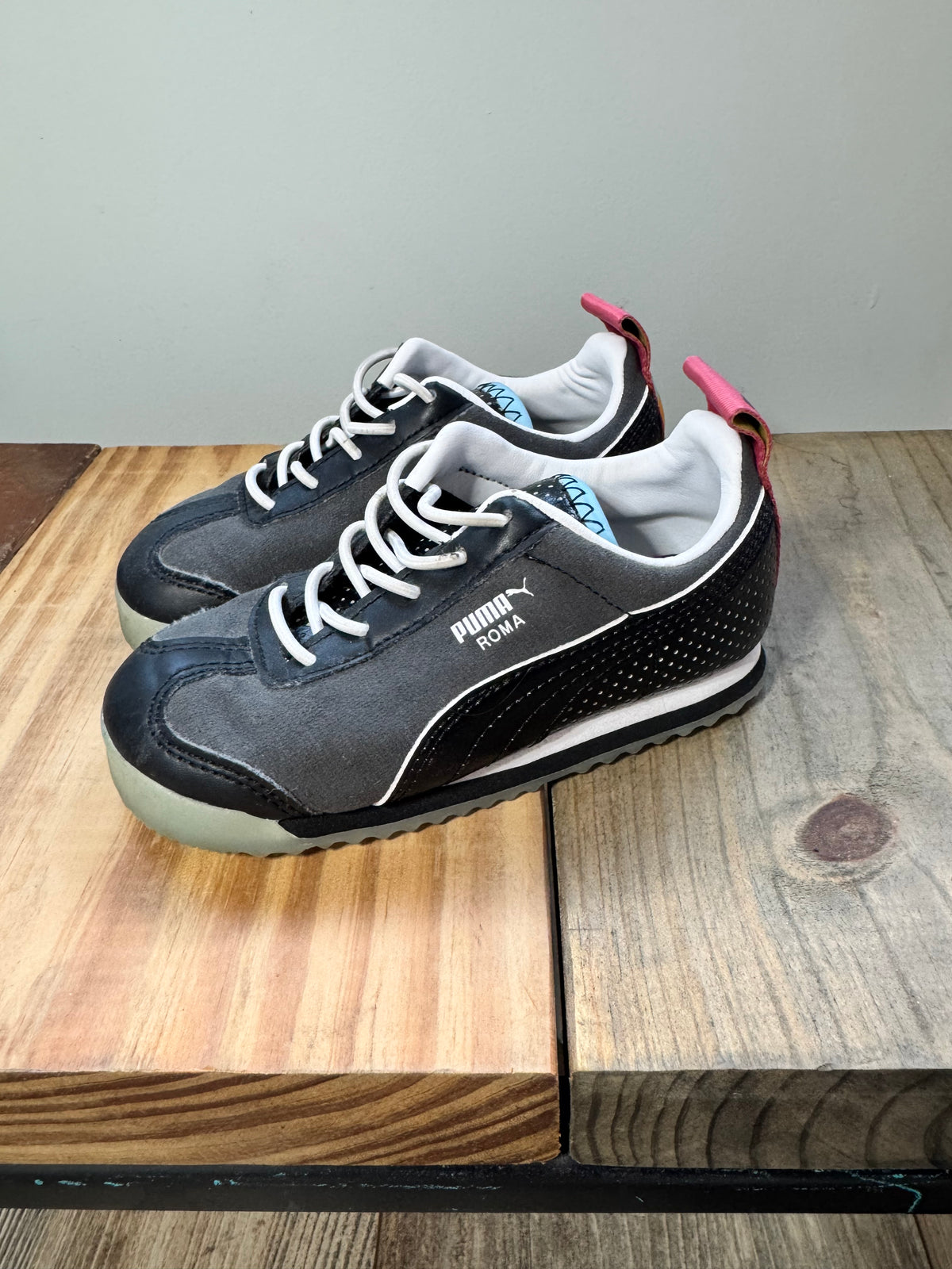 Seller #84 | EUC Toddler Puma Roma Size 9