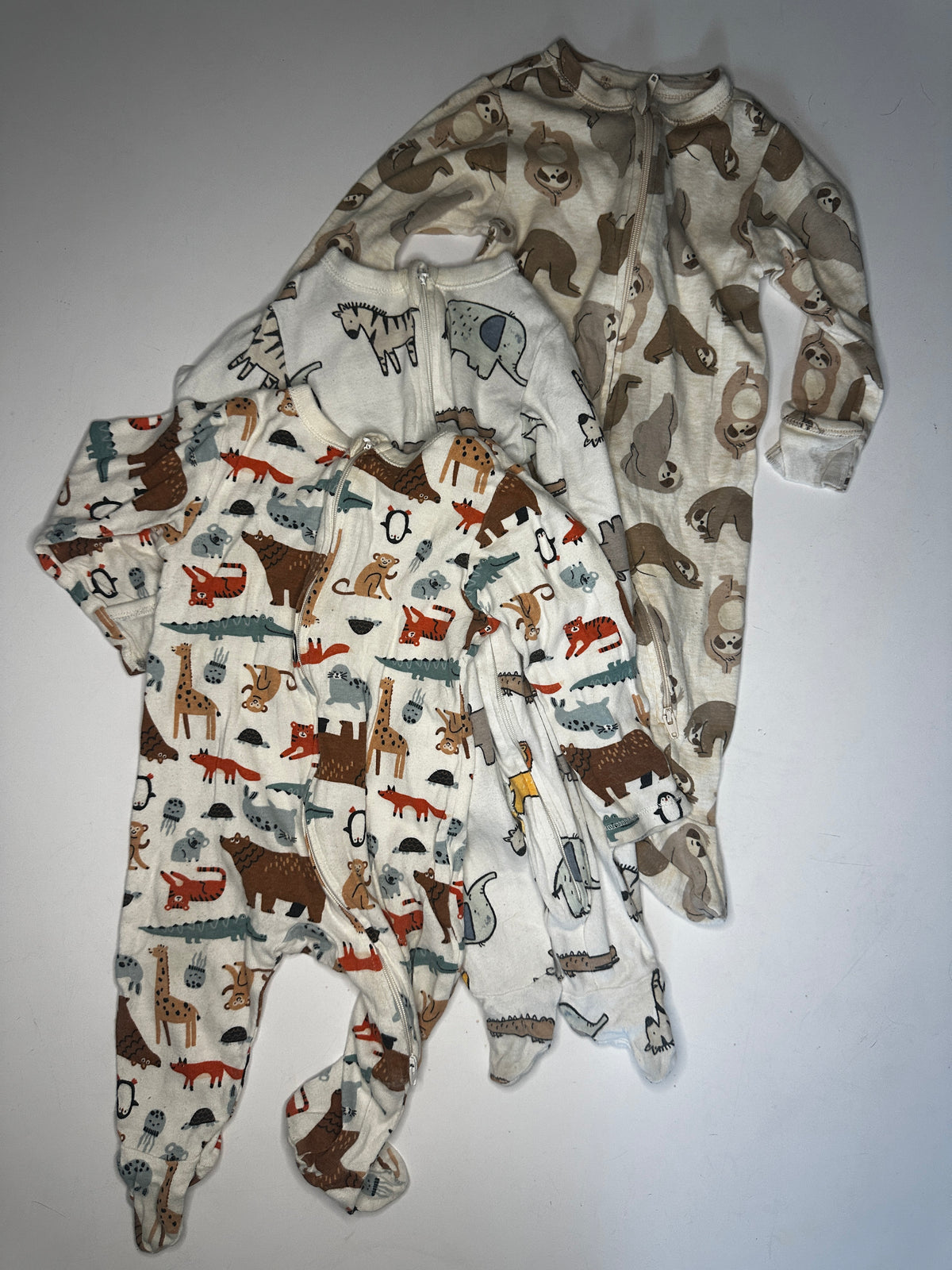Seller #40 Old Navy footie sleeper bundle size 6-9 month