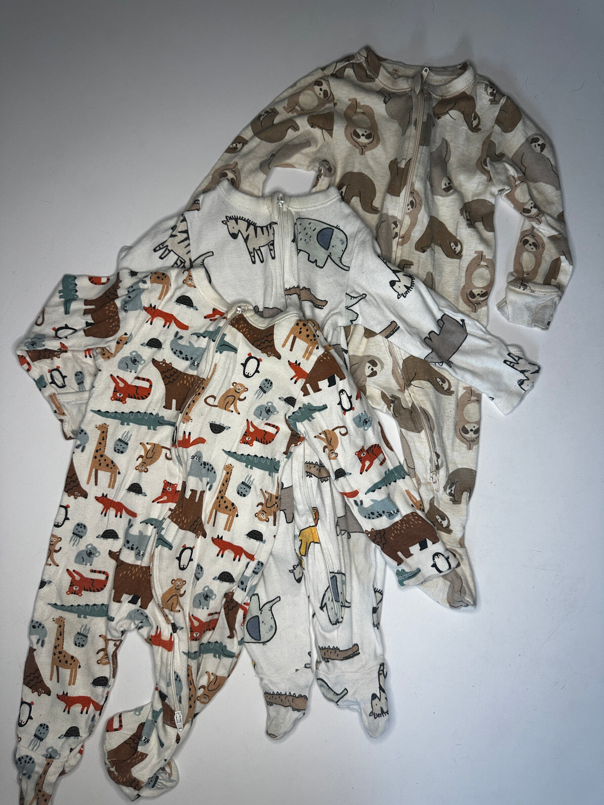 Seller #40 Old Navy footie sleeper bundle size 6-9 month