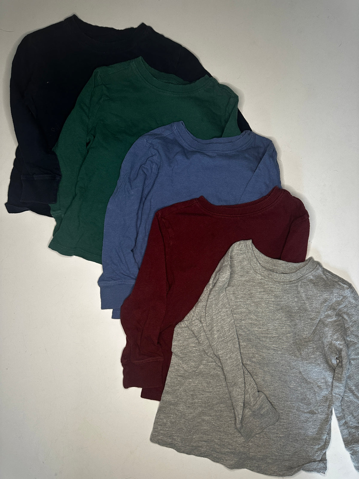 Seller #40 Old Navy boys long-sleeve bundle size 3T