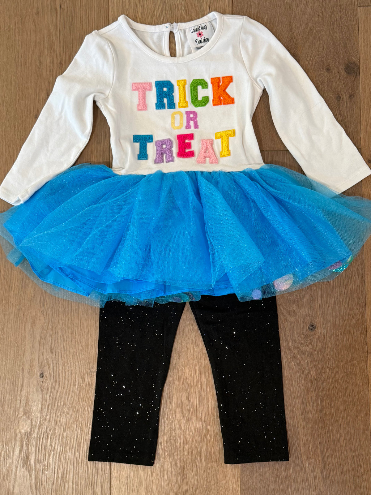 #21 • Girls • Counting Daisies • 18 Months • EUC (worn once)