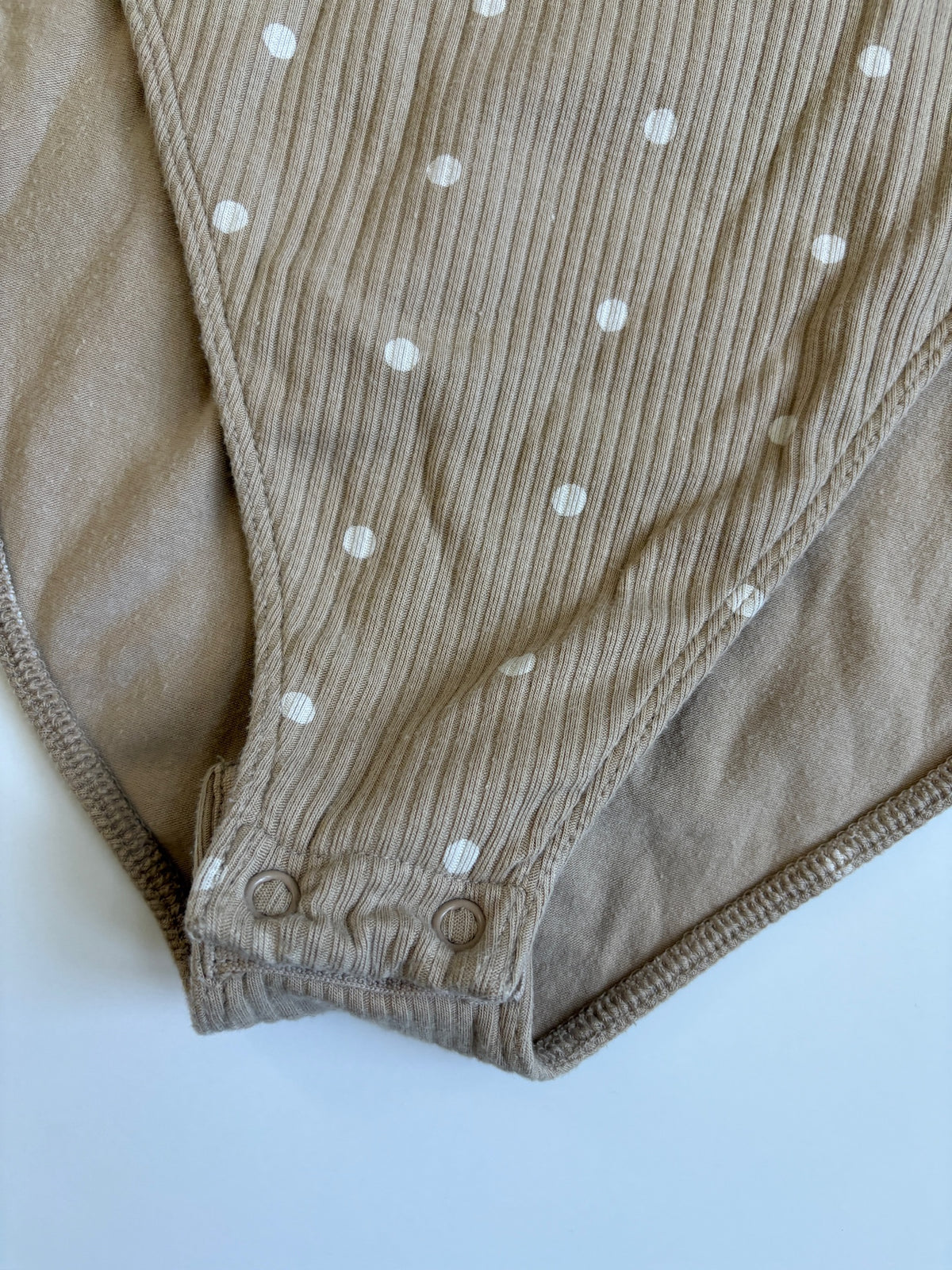 Seller #105 - Women's Large Tan Polka Dot Old Navy Tie Bodysuit GUC