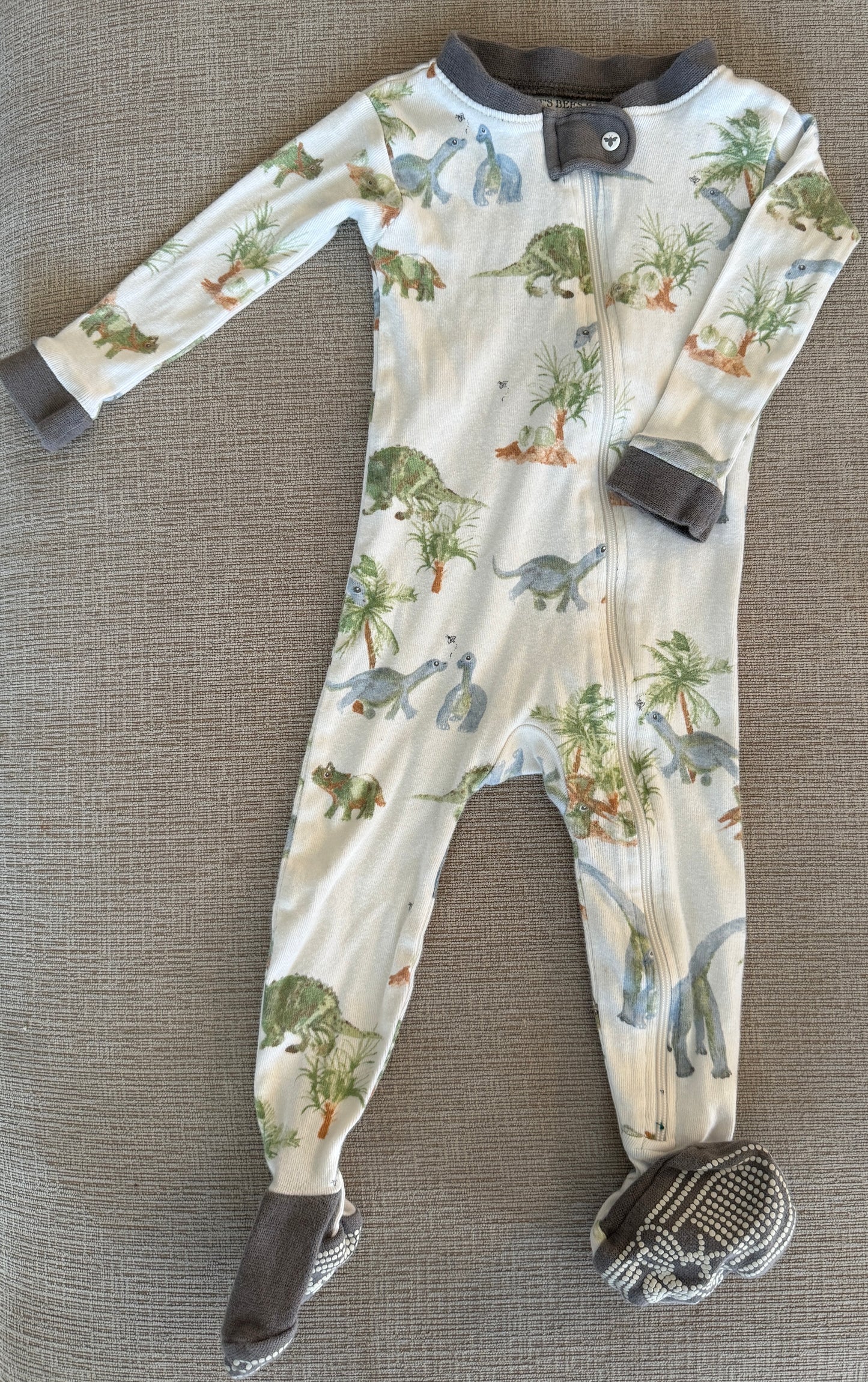 25 Burt’s Bees Pajama Gender Neutral Size 6-9 M