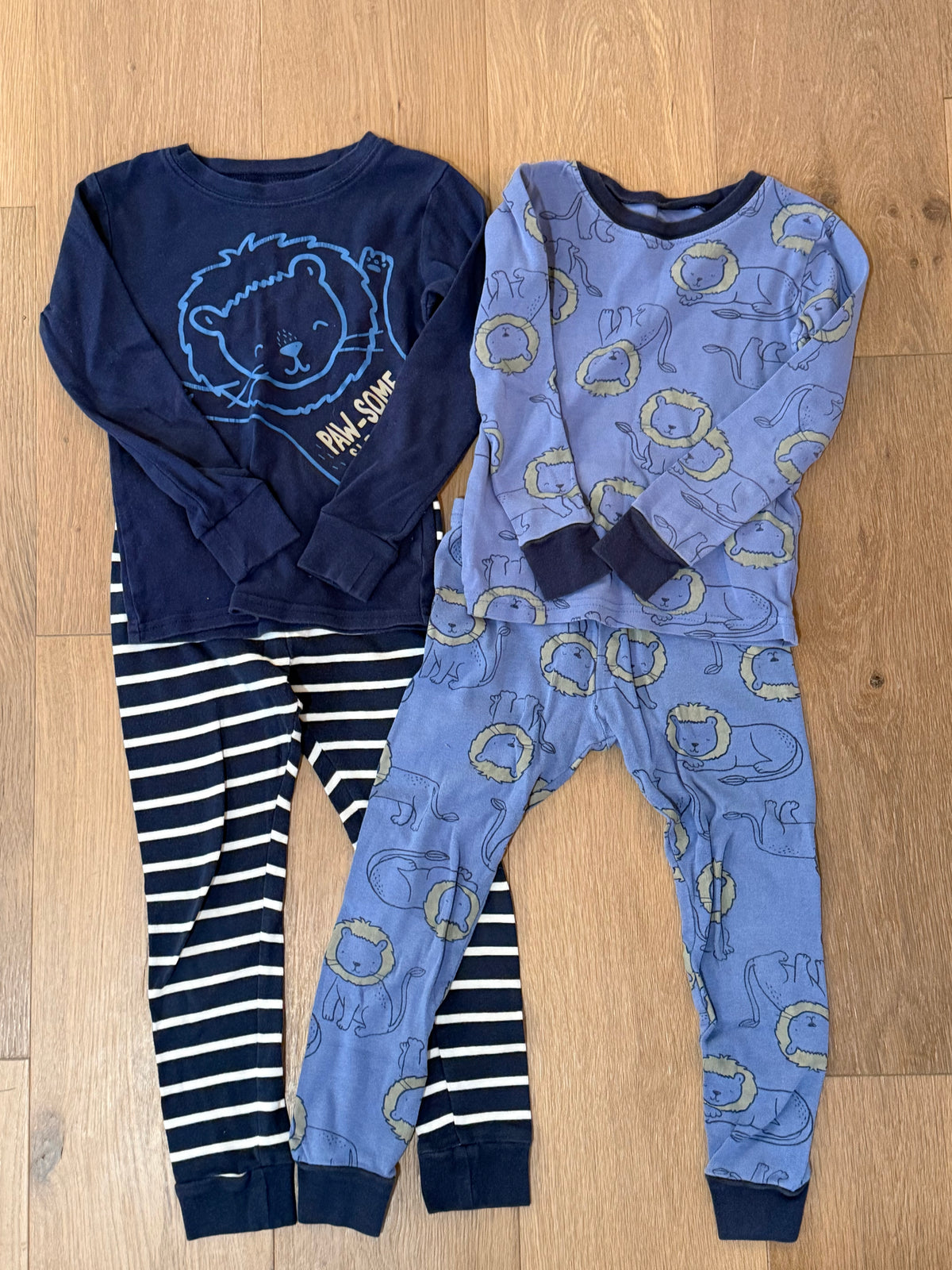 #21 • Boys • Carter's • 5T • VGUC