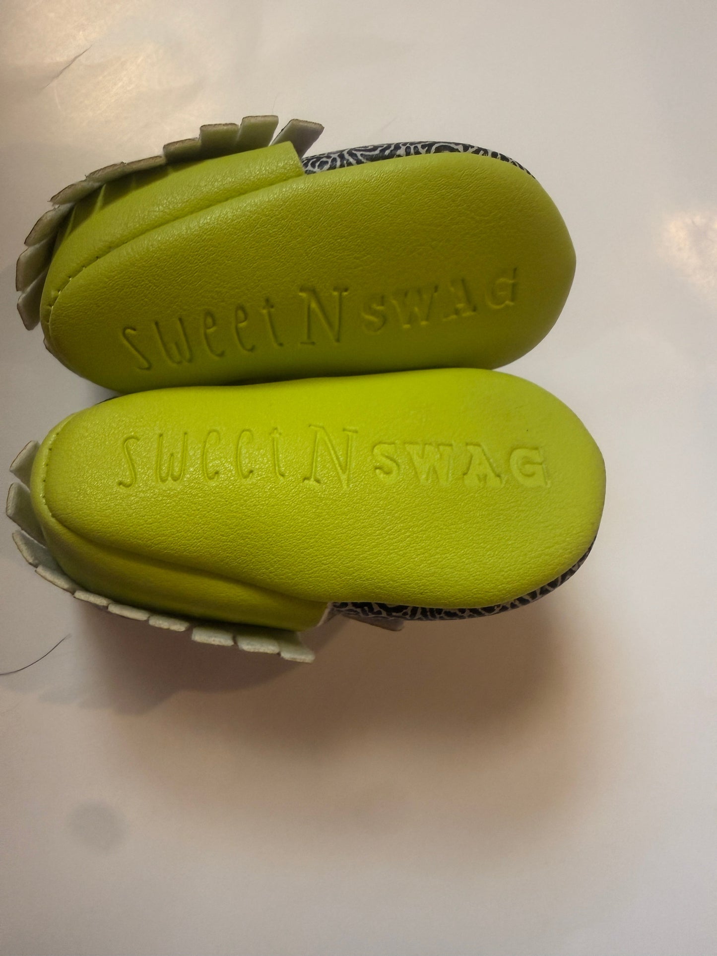 #116 Sweet n Swag baby moccasins girls size 2
