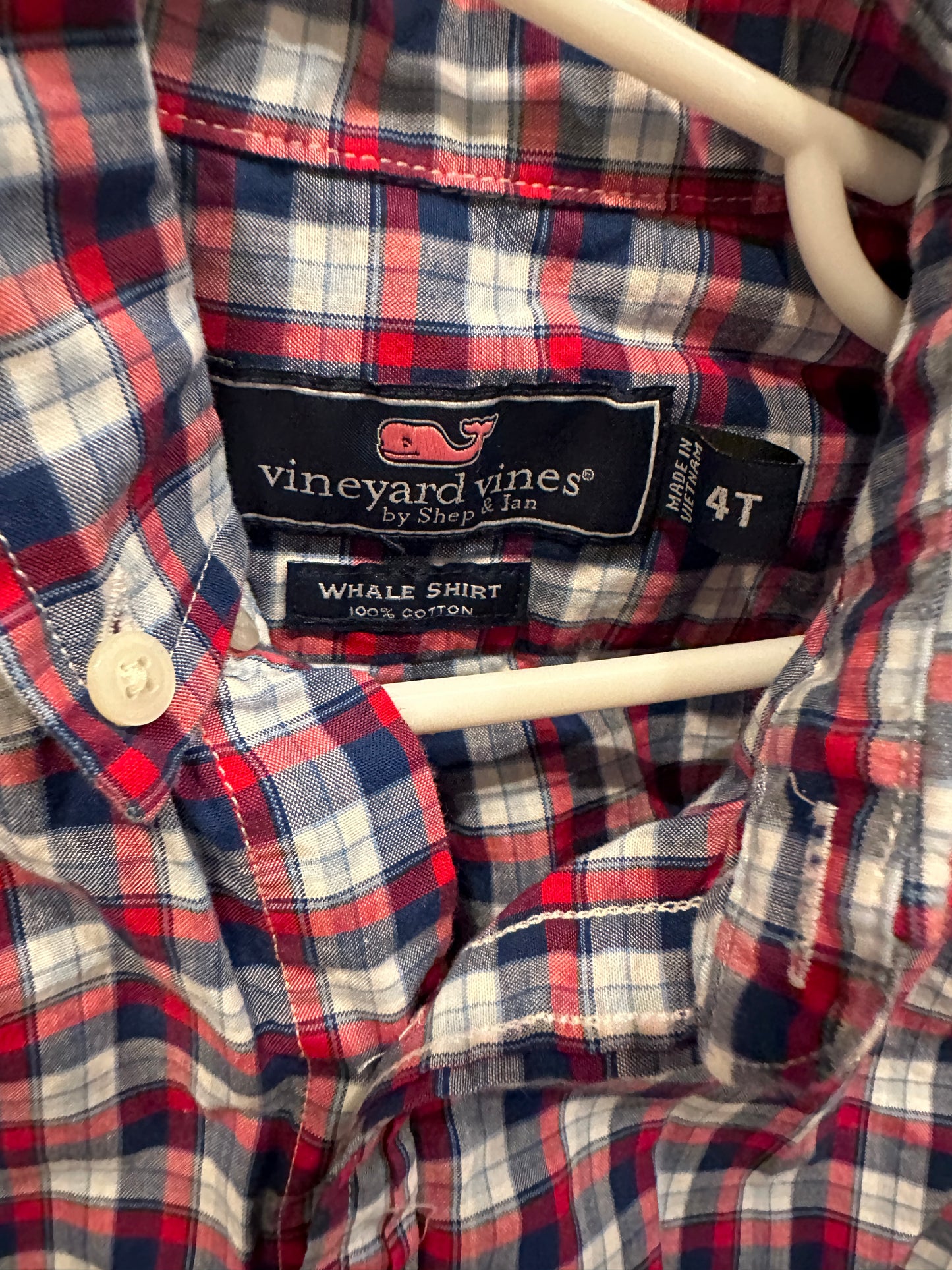 #43 Vineyard Vines size 4