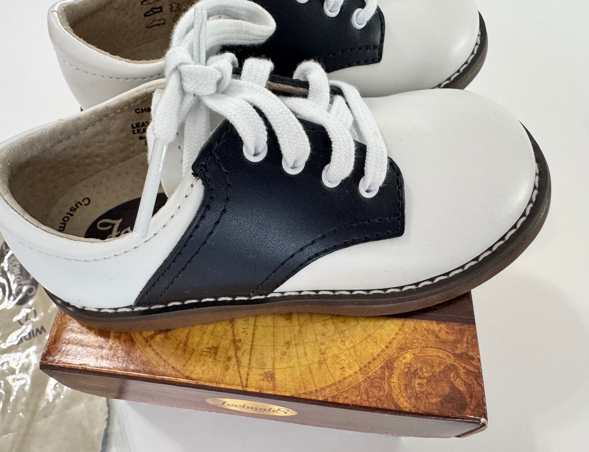 Seller #29 Footmates NWT 7 Dress Shoe