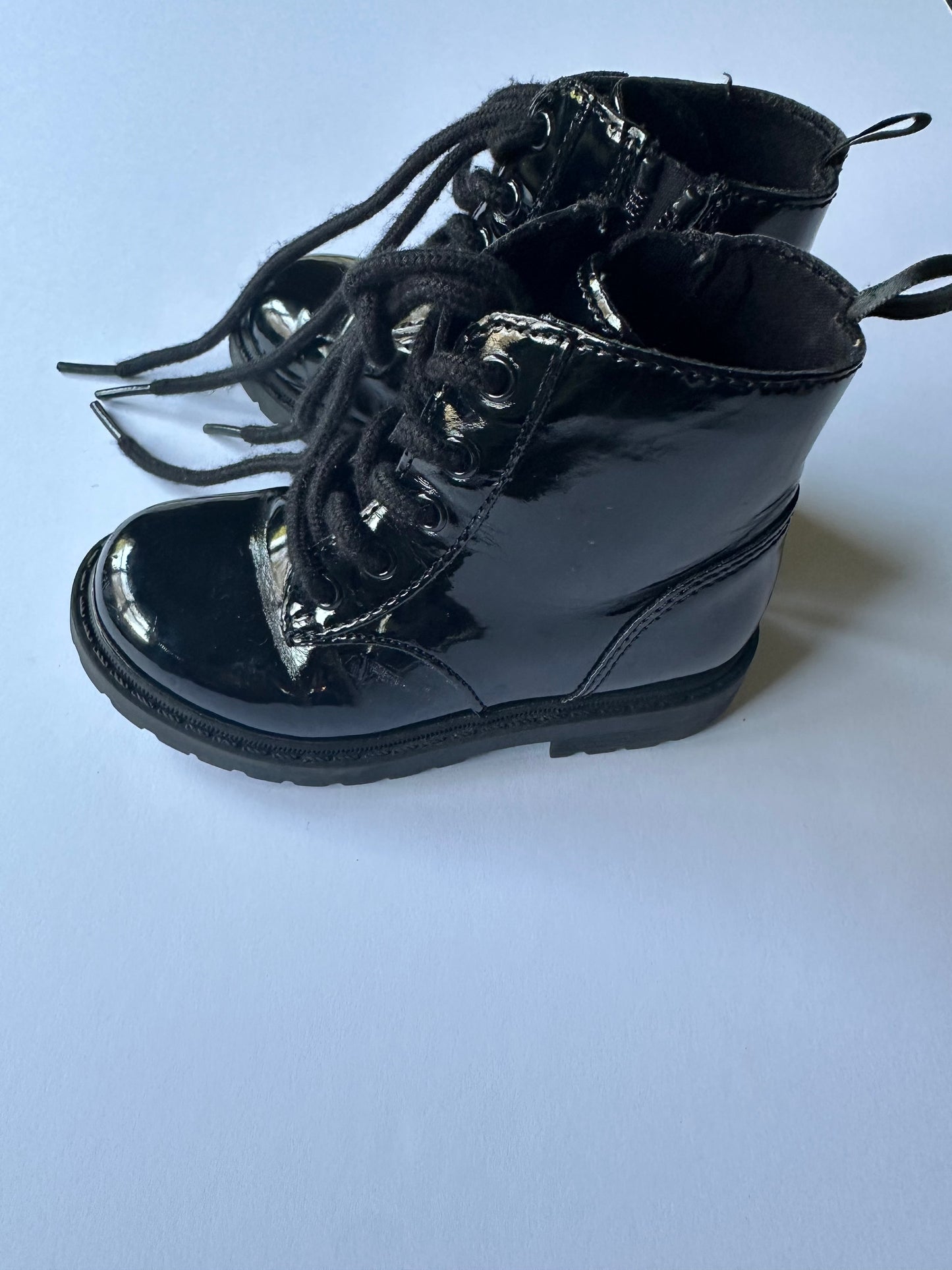 #146 Old Navy Black Patent Leather Boots Girls 7