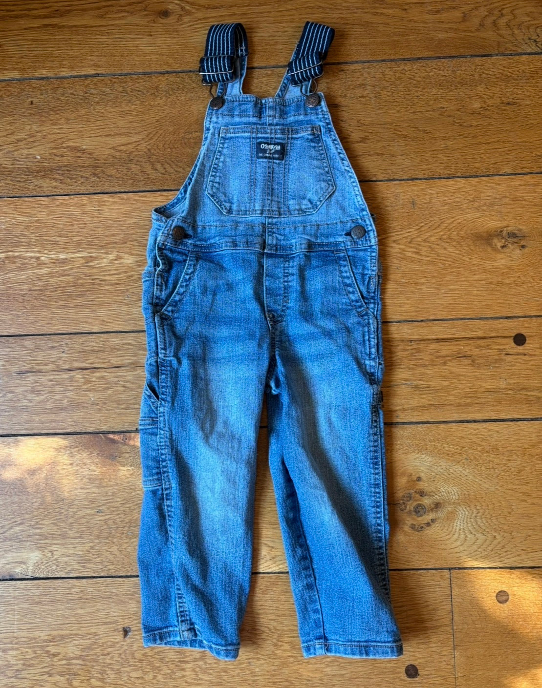 #22 OshKosh Bgosh denim jean overalls 3t (1 of 2)