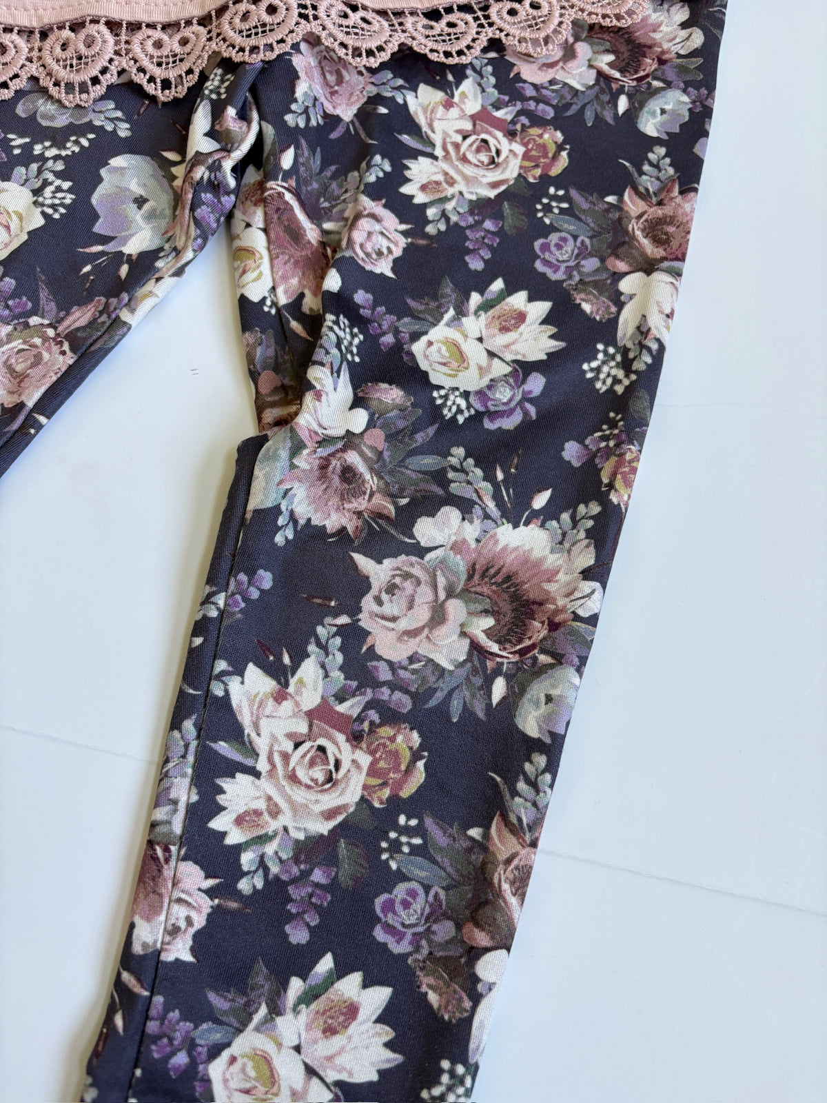 Seller #105 - 4T Girls Cynthia Rowley Ruffle Top/Floral Legging Set VGUC