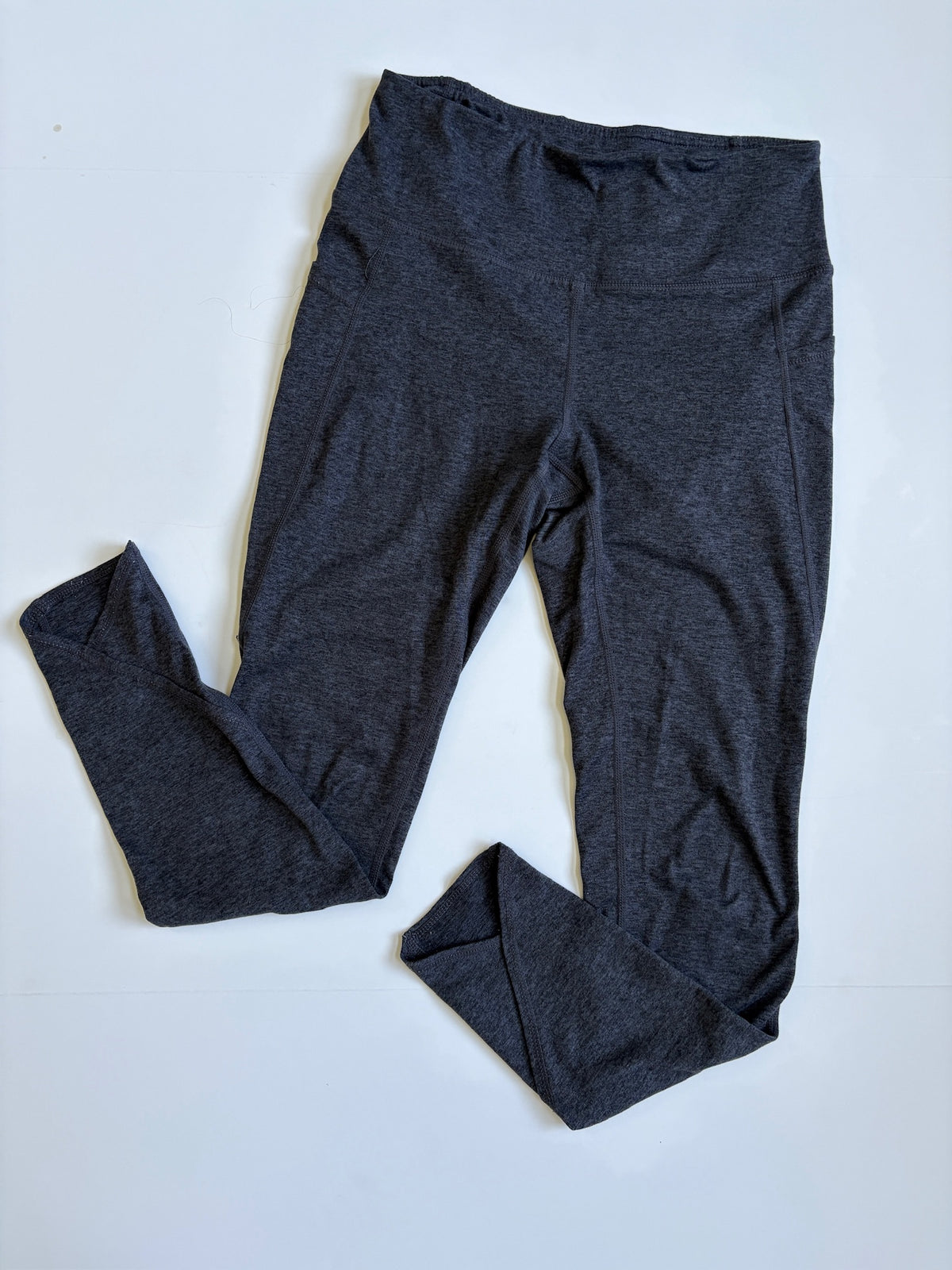 Seller #105 - Women's Medium Gray Gaim Leggings GUC