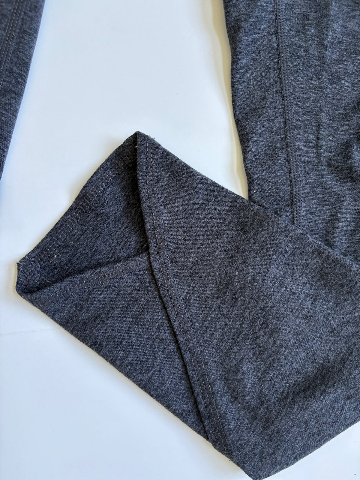 Seller #105 - Women's Medium Gray Gaim Leggings GUC