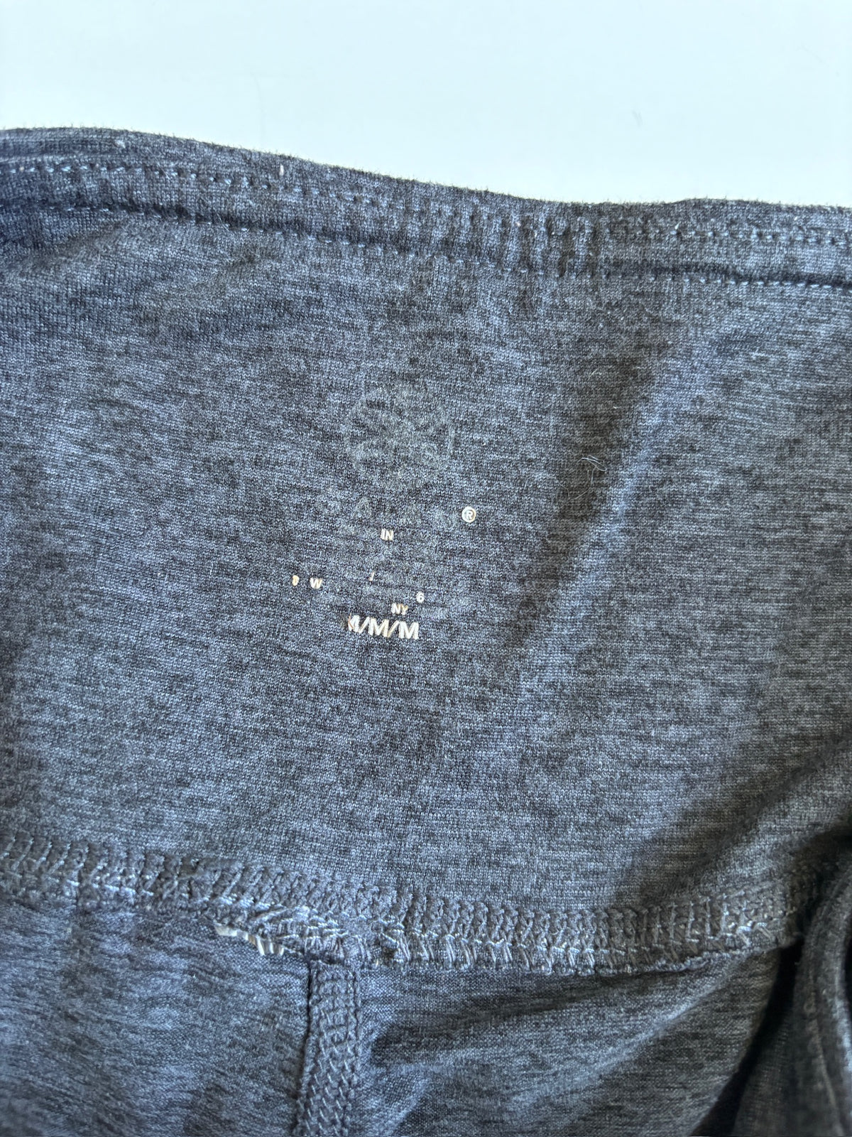 Seller #105 - Women's Medium Gray Gaim Leggings GUC