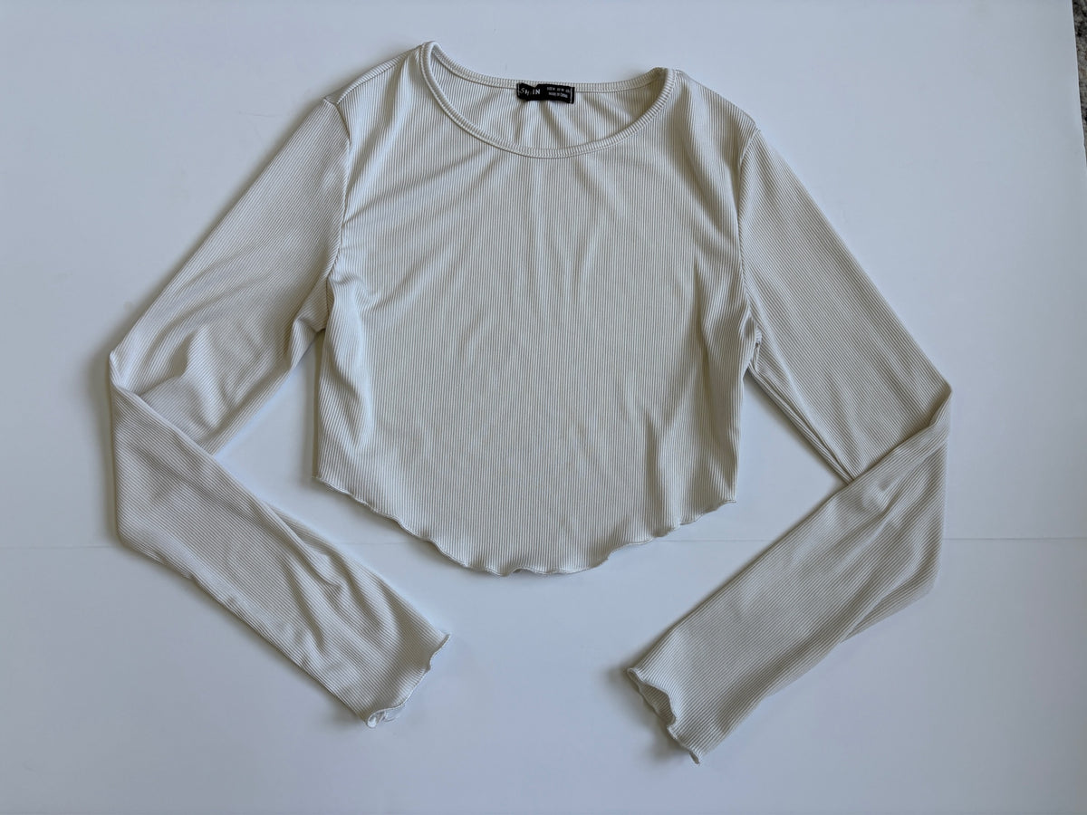Seller #105 - Women's Medium Shein White Cropped Long Sleeve Top EUC