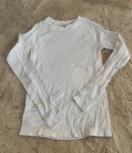 Seller 108 Women’s (M) Athleta Running Shirt EUC. Perfect for this weather!