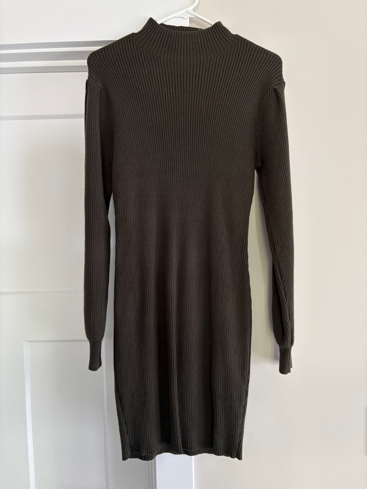 Seller #105 - Women's Medium GREEN Sweater Dress VGUC