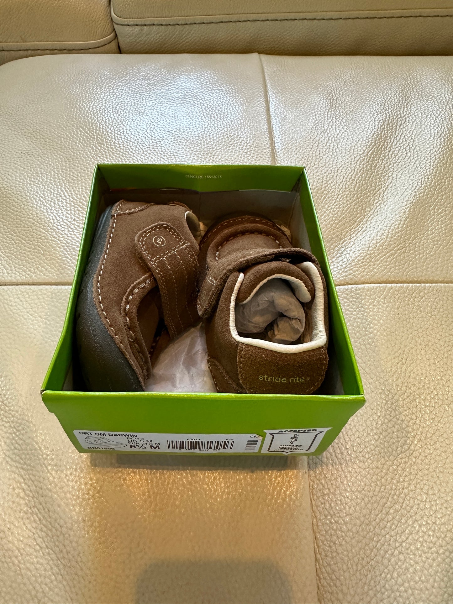 #43 new in box Stride Rite size 5.5 toddler shoes