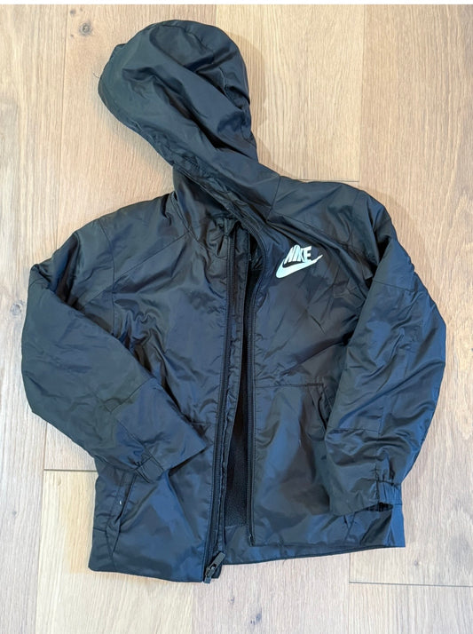 #21 • Boys • Nike • 4T • EUC