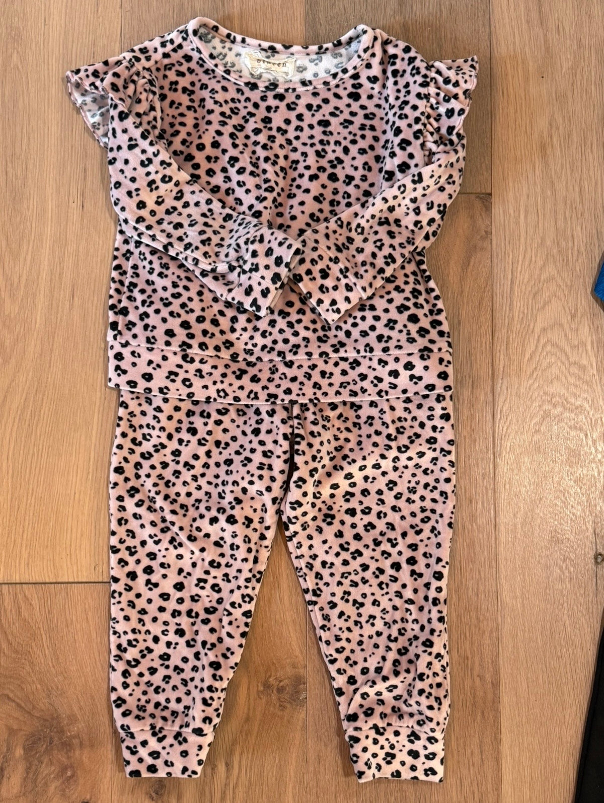 #21 • Girls • BTween • 3T • EUC