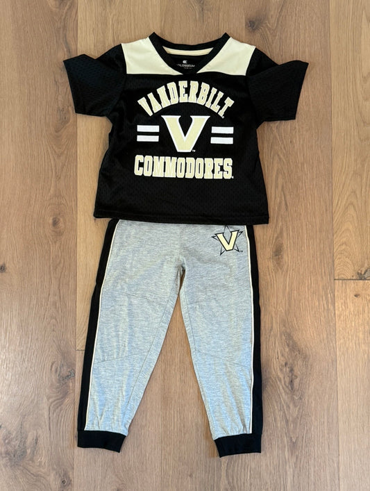 #21 • Boys • Vanderbilt • 4T • EUC