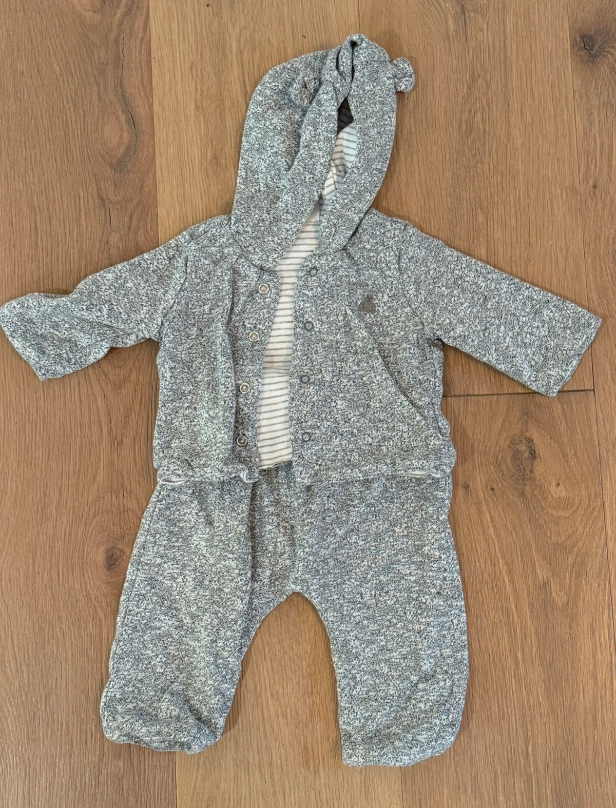 #21 • Boys • Baby Gap • 0-3 Months • EUC